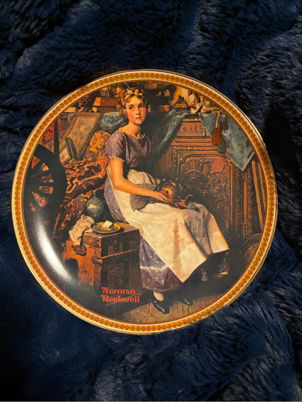 Knowles Decorative Collector Plate - White with COA